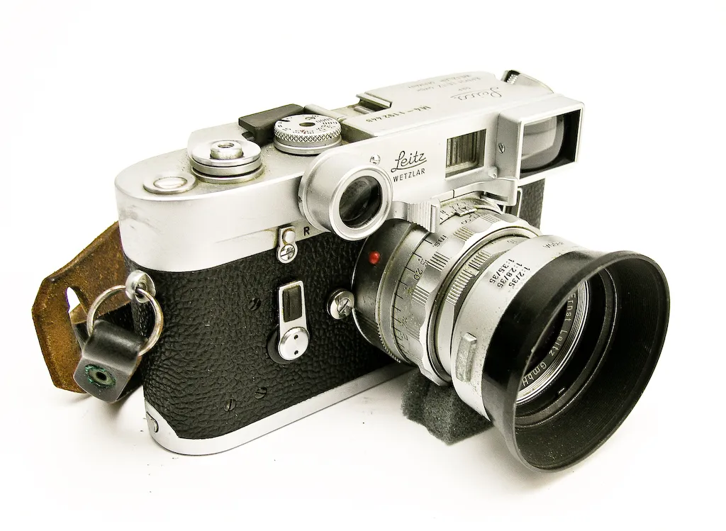 Leica M4 + Summicron 35 ASPH, photographed for the collection.